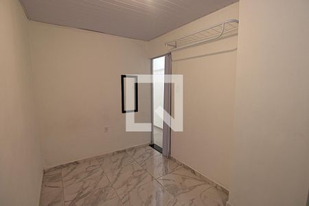 Quarto de casa para alugar com 1 quarto, 65m² em Del Castilho, Rio de Janeiro