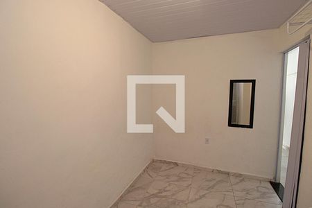 Quarto de casa para alugar com 1 quarto, 65m² em Del Castilho, Rio de Janeiro
