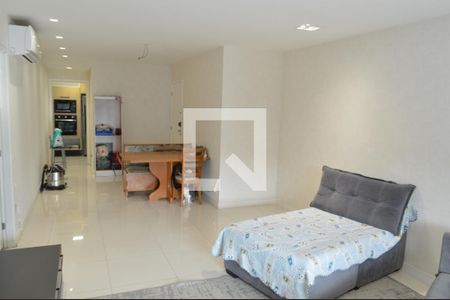 Sala de apartamento à venda com 4 quartos, 160m² em Barra da Tijuca, Rio de Janeiro
