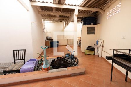 Quintal de casa à venda com 6 quartos, 280m² em Jardim Divinolandia, Guarulhos