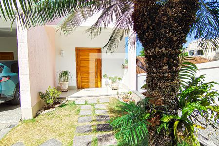 frentre da casa de casa de condomínio à venda com 5 quartos, 272m² em Jacarepaguá, Rio de Janeiro