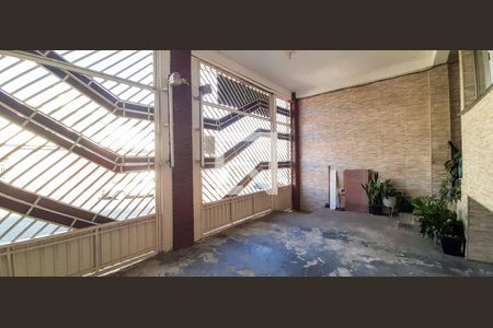 Garagem de casa à venda com 4 quartos, 300m² em Jardim das Flores, Osasco