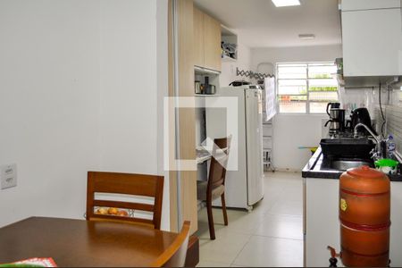 Cozinha de apartamento à venda com 2 quartos, 64m² em Cavalhada, Porto Alegre