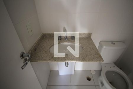 Banheiro de apartamento à venda com 2 quartos, 64m² em Vila Independencia, São Paulo