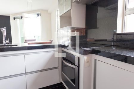 Cozinha de apartamento à venda com 2 quartos, 70m² em Vale do Sereno, Nova Lima
