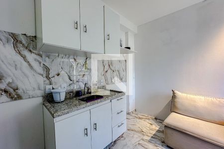 Sala/Cozinha de apartamento para alugar com 1 quarto, 28m² em Cambuci, São Paulo