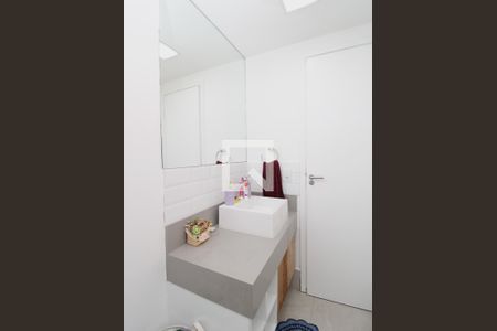 Banheiro de apartamento à venda com 2 quartos, 47m² em Vila Mazzei, São Paulo