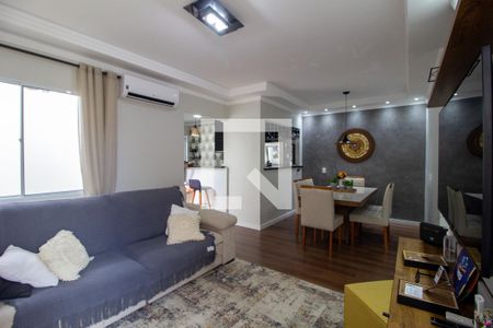 Sala de casa de condomínio para alugar com 3 quartos, 90m² em Wanel Ville, Sorocaba