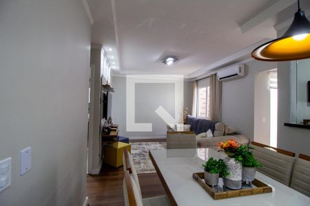 Sala de casa de condomínio para alugar com 3 quartos, 90m² em Wanel Ville, Sorocaba