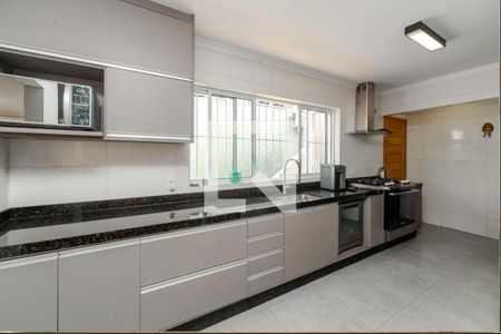 Casa à venda com 3 quartos, 300m² em Vila Sonia, São Paulo