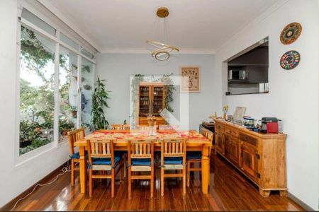 Casa à venda com 3 quartos, 300m² em Vila Sonia, São Paulo