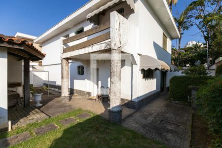 Quintal de casa à venda com 3 quartos, 400m² em Jardim Hípico, São Paulo