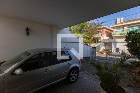 Garagem de casa à venda com 3 quartos, 400m² em Jardim Hípico, São Paulo