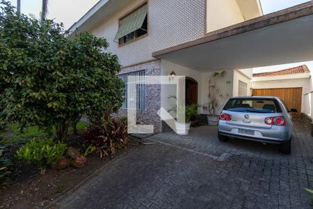 Garagem de casa à venda com 3 quartos, 400m² em Jardim Hípico, São Paulo