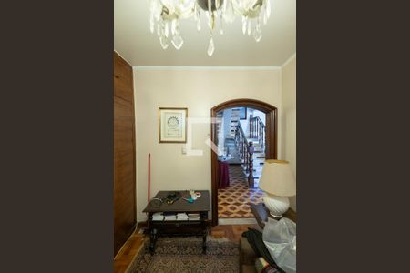 Sala de TV de casa à venda com 3 quartos, 400m² em Jardim Hípico, São Paulo