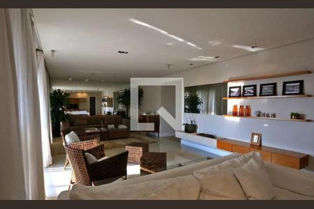 Apartamento à venda com 3 quartos, 212m² em Vila Suzana, São Paulo