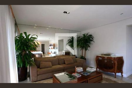 Apartamento à venda com 3 quartos, 212m² em Vila Suzana, São Paulo