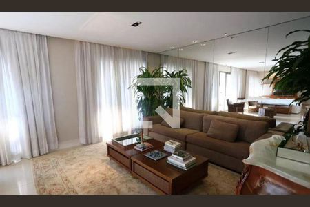 Apartamento à venda com 3 quartos, 212m² em Vila Suzana, São Paulo