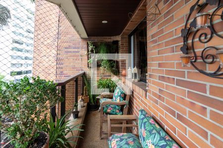 Varanda da Sala de Jantar de apartamento à venda com 4 quartos, 217m² em Itaim Bibi, São Paulo
