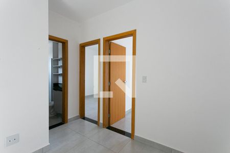 Corredor de apartamento para alugar com 2 quartos, 39m² em Vila Aricanduva, São Paulo