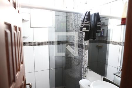 Banheiro de apartamento à venda com 2 quartos, 48m² em Jardim Riacho das Pedras, Contagem