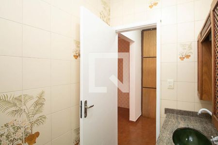 Lavabo de casa para alugar com 3 quartos, 162m² em Parque Vitoria, São Paulo