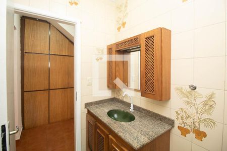 Lavabo de casa para alugar com 3 quartos, 162m² em Parque Vitoria, São Paulo