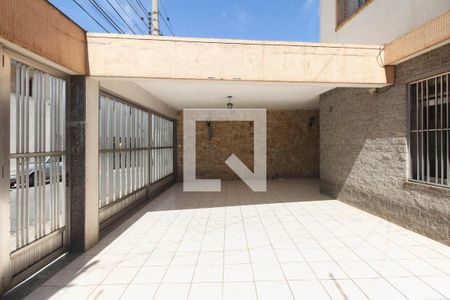 Garagem de casa para alugar com 3 quartos, 180m² em Cidade Mãe do Céu, São Paulo
