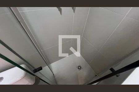 Banheiro de apartamento para alugar com 1 quarto, 25m² em Pinheiros, São Paulo