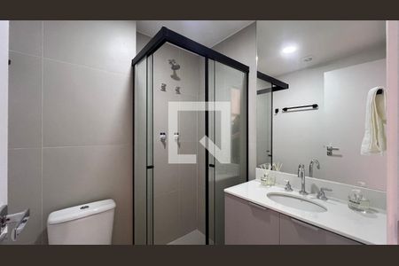 Banheiro de apartamento para alugar com 1 quarto, 25m² em Pinheiros, São Paulo