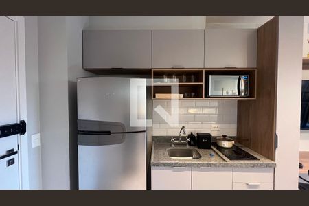 Cozinha de apartamento para alugar com 1 quarto, 25m² em Pinheiros, São Paulo