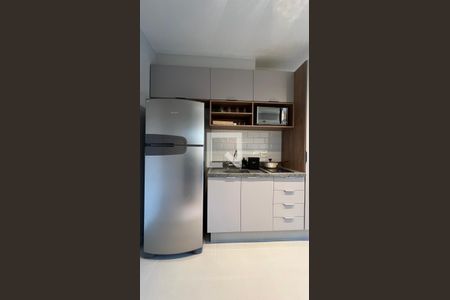 Cozinha de apartamento para alugar com 1 quarto, 25m² em Pinheiros, São Paulo