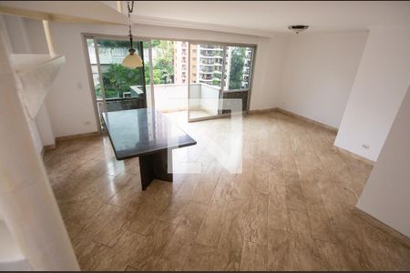 Sala de apartamento à venda com 4 quartos, 230m² em Real Parque, São Paulo