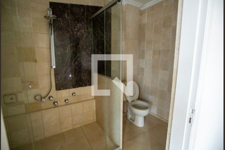 Banheiro de apartamento à venda com 4 quartos, 230m² em Real Parque, São Paulo