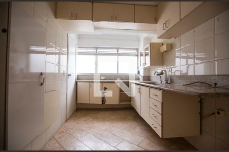 Cozinha de apartamento à venda com 4 quartos, 230m² em Real Parque, São Paulo