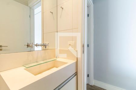 Banheiro Social de apartamento à venda com 1 quarto, 70m² em Pinheiros, São Paulo