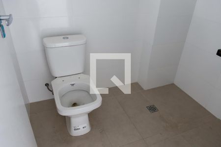 Banheiro de apartamento à venda com 1 quarto, 43m² em Km 18, Osasco
