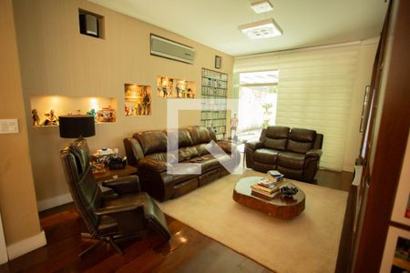 Sala de  Tv de casa para alugar com 4 quartos, 360m² em Jardim Sao Bento, São Paulo