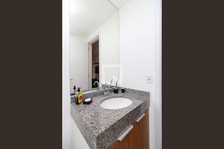 Banheiro de kitnet/studio à venda com 0 quarto, 25m² em Campo Belo, São Paulo