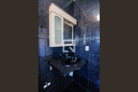 Banheiro de casa para alugar com 1 quarto, 45m² em Jardim Miriam, São Paulo