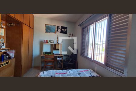 Quarto 2 de casa à venda com 3 quartos, 241m² em Santa Maria, São Caetano do Sul