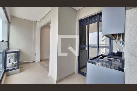 Varanda e área de serviço de apartamento para alugar com 2 quartos, 55m² em Vila Anastácio, São Paulo