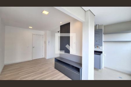 Varanda e área de serviço de apartamento para alugar com 2 quartos, 55m² em Vila Anastácio, São Paulo