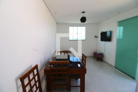 Sala de TV de apartamento à venda com 2 quartos, 115m² em Olaria, Rio de Janeiro