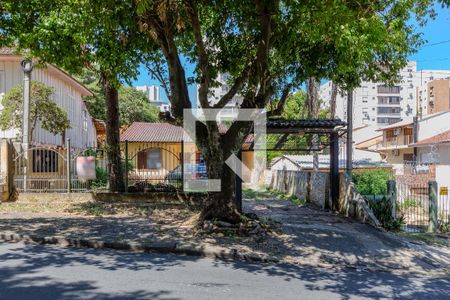 Fachada de casa à venda com 3 quartos, 250m² em Tristeza, Porto Alegre