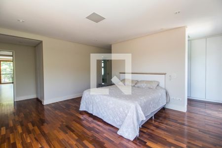 Suíte 1 de casa de condomínio para alugar com 5 quartos, 672m² em Residencial Morada dos Lagos, Barueri