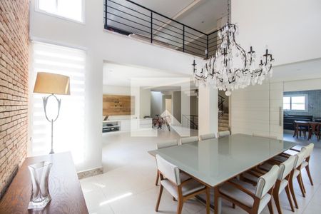 Sala de TV de casa de condomínio para alugar com 5 quartos, 672m² em Residencial Morada dos Lagos, Barueri