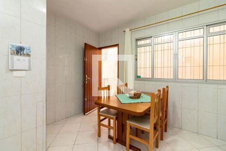 Cozinha de casa para alugar com 2 quartos, 129m² em Vila Continental, São Paulo