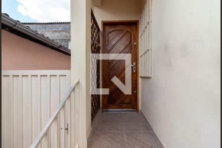 Corredor de Entrada de casa para alugar com 2 quartos, 129m² em Vila Continental, São Paulo