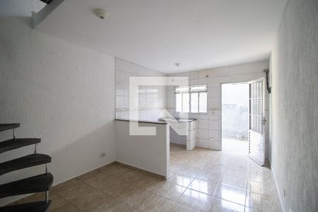 Sala e Cozinha de casa para alugar com 1 quarto, 45m² em Vila Gustavo, São Paulo